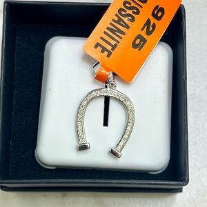 🆕 Sterling Silver Horseshoe Pendant with Moissanite Stones